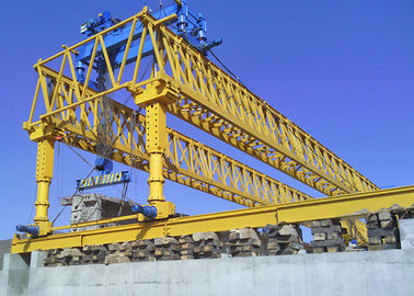 De Kraan van de de Straallanceerinrichting van het bouwproject 100 Ton - 300 Ton Bridge Erection