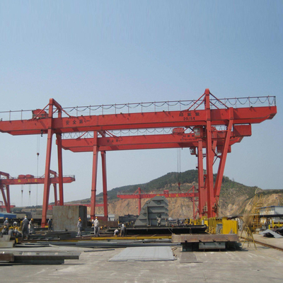 Aangepaste Op zwaar werk berekende Brug Crane Warehouse 550KN 40M/min