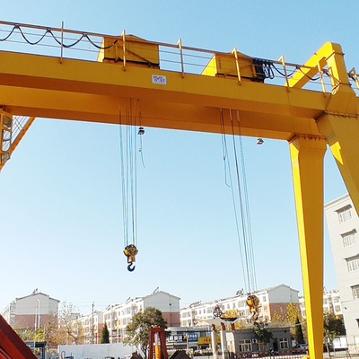 De aangepaste Openluchtbrug Crane With Trolley van de Gebruiks Opheffende Machine